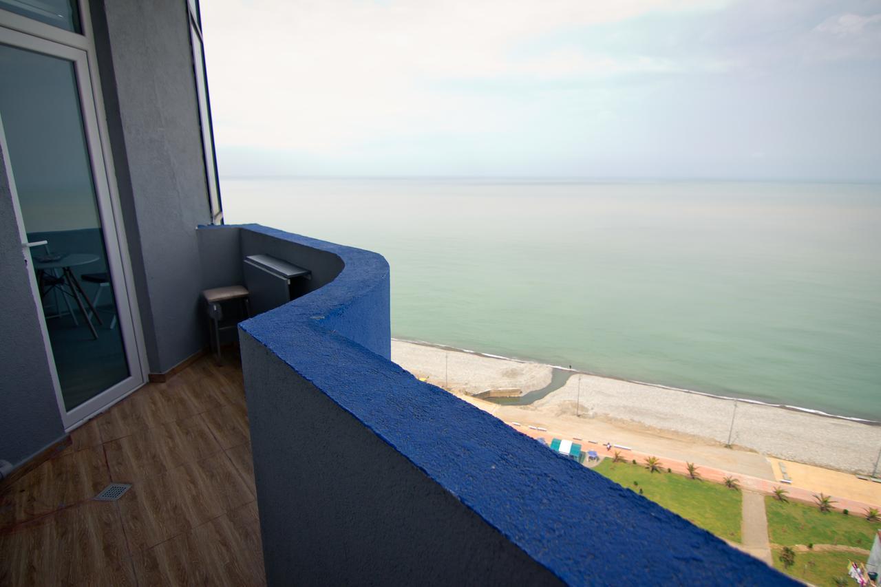 Апартаменты - Первая Линия! Batumi Exterior photo